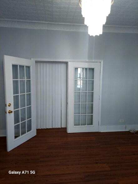 Building Photo - 253 Bowers St