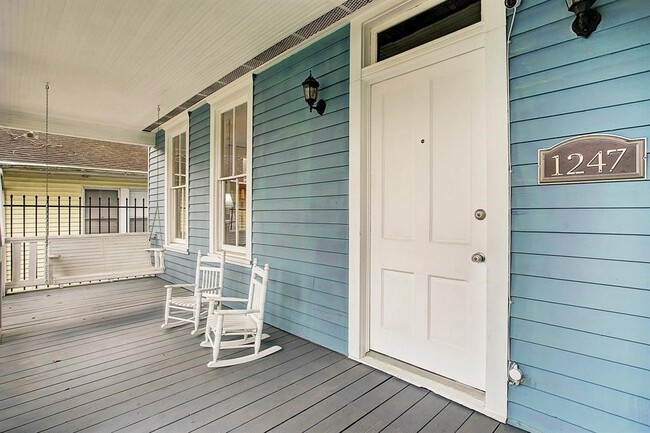 Building Photo - 1247 Oxford St