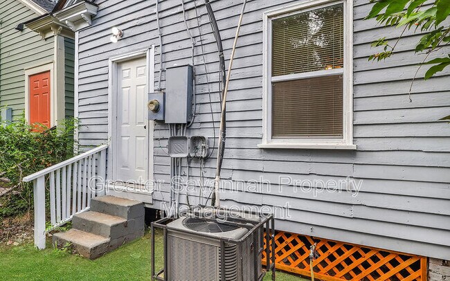 Building Photo - 612 W 42nd St