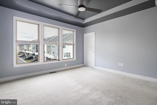 Building Photo - 1705 Cottonwood Grove Rd