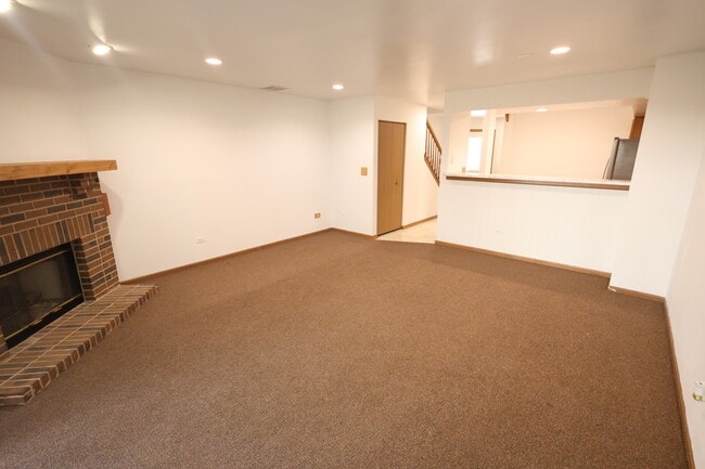 Building Photo - 1840 Grove Ave