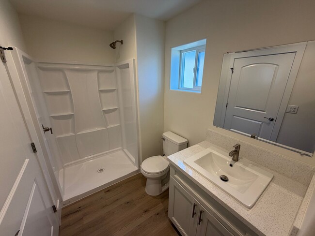 Building Photo - 4692 Cherry Ave