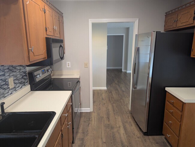 Building Photo - 1403 Cedardale Ct