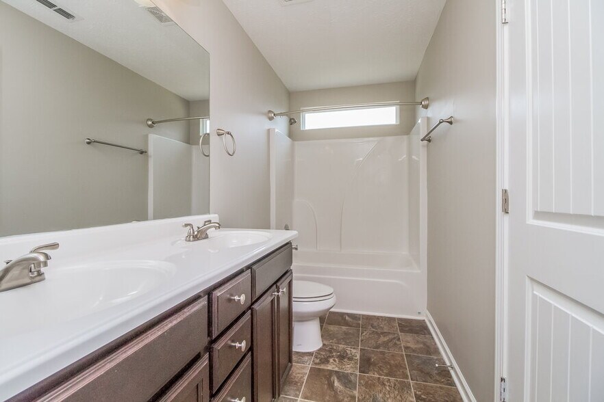 Building Photo - 2133 Longhunter Chase Dr