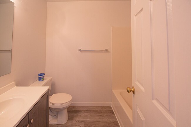 Building Photo - 5324-5326 Godas