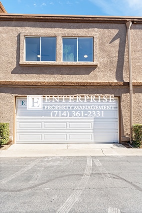 Building Photo - Beautiful Townhome (2432 Moon Dust)
