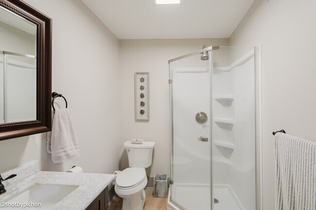 Building Photo - 4 Raymond Ave