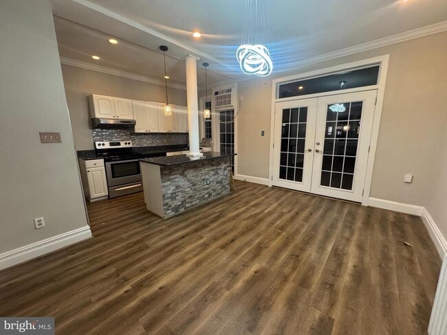 Building Photo - 228 Ascot Pl NE