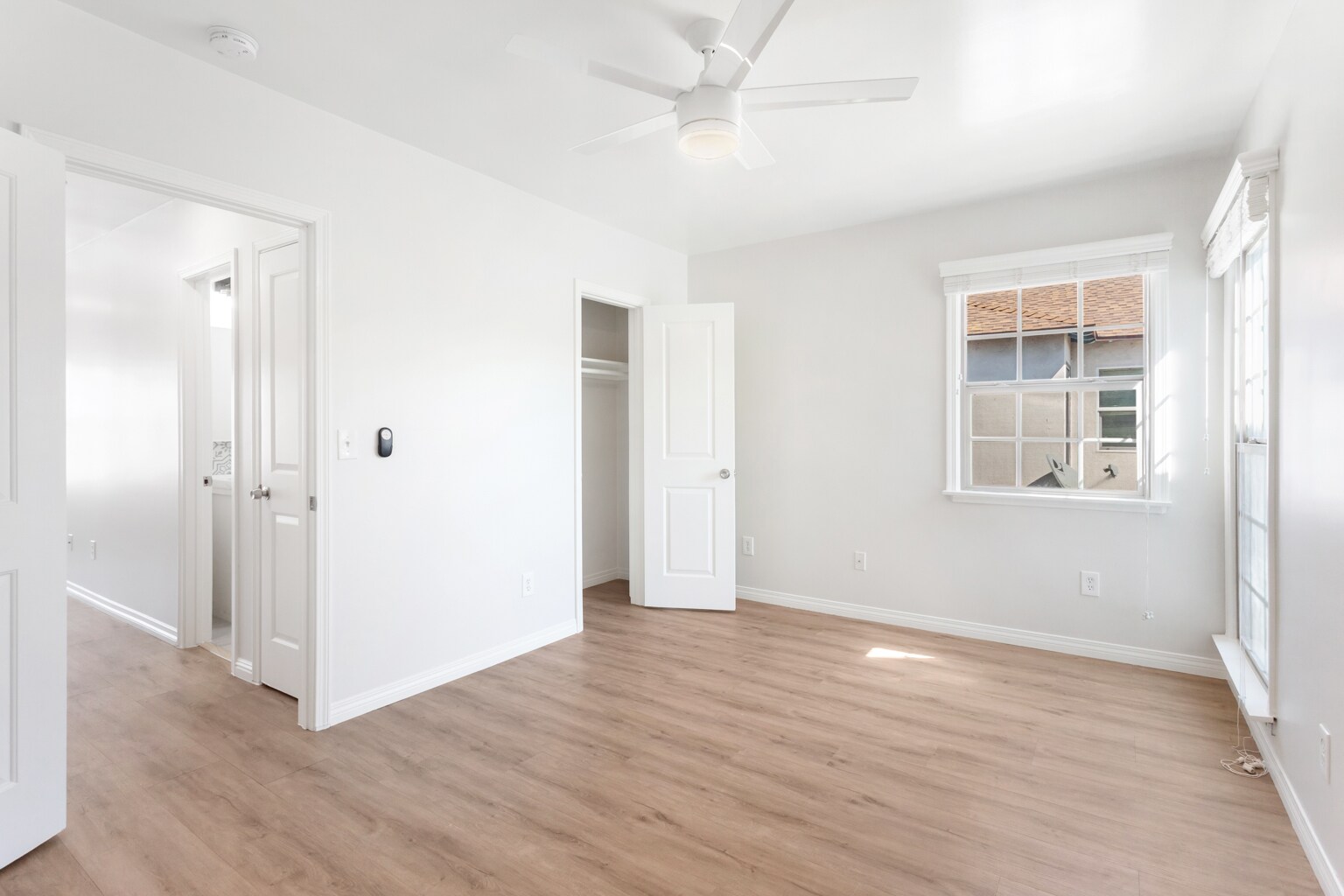 Building Photo - 630 E San Antonio Dr