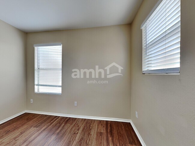 Building Photo - 11167 W Garfield St