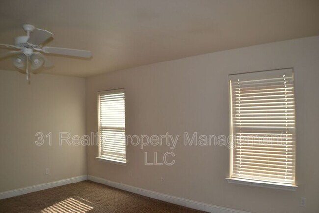 Building Photo - 1220 Randolph Dr
