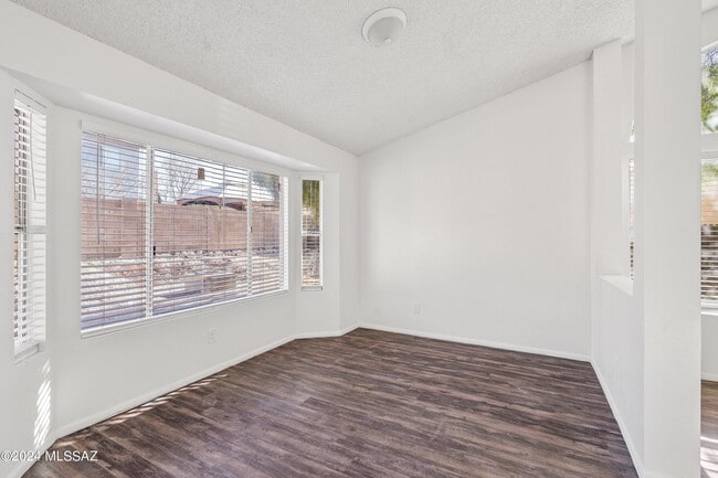 Building Photo - 7209 S Avenida Del Nopal
