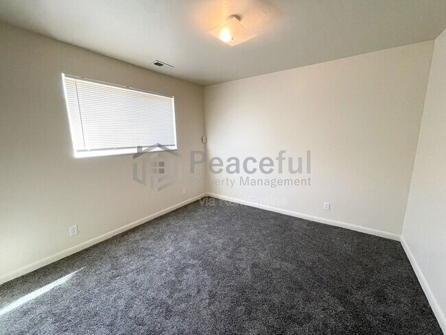 Building Photo - 4693 S Arlington Park Dr