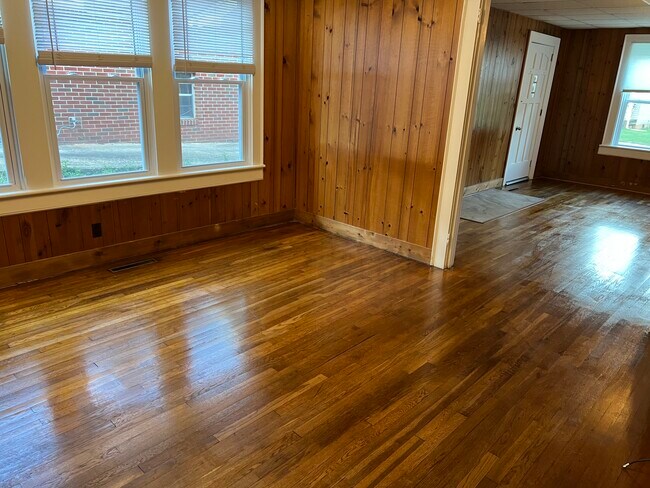 Building Photo - 60 Pulliam St