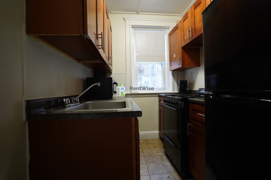 Building Photo - 1175 Boylston St