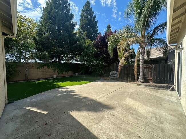 Building Photo - 1824 San Diego Cir
