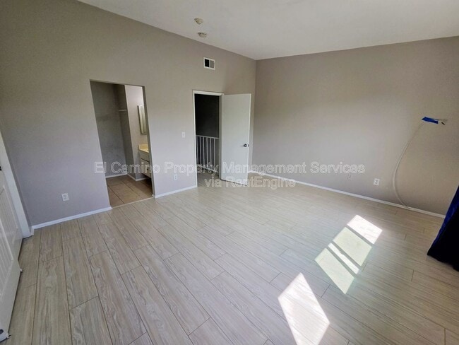 Building Photo - 2520 Graham Ave