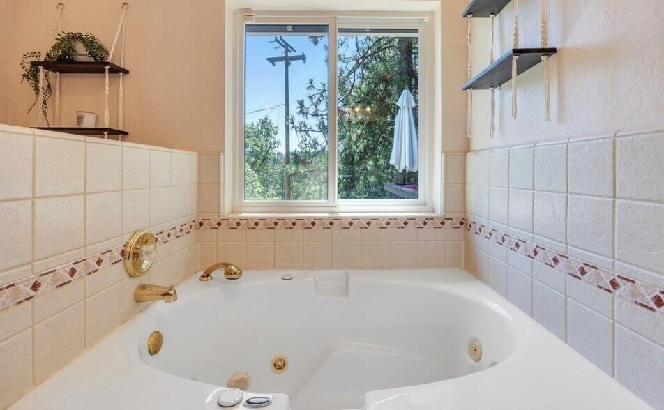 Building Photo - 22689 Cedar Pines Ave