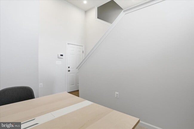 Building Photo - 163 Anthem St