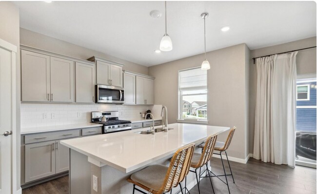 Building Photo - 17401 Rose Mallow St