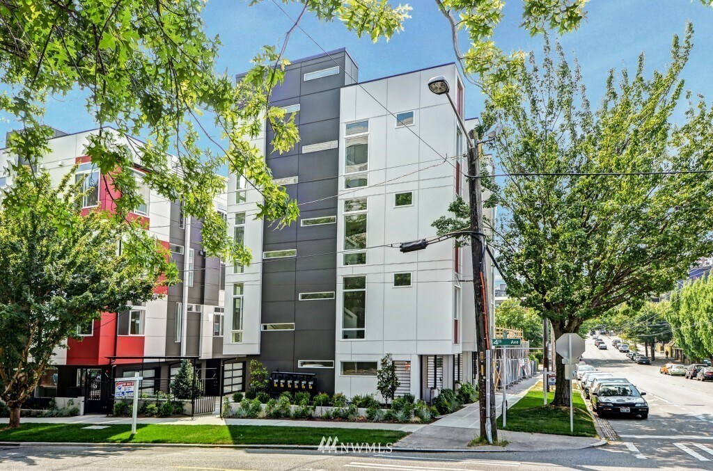 Townhome View - 467 14th Ave
