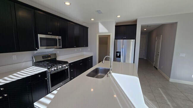 Building Photo - Beautiful two story Spanish springs home