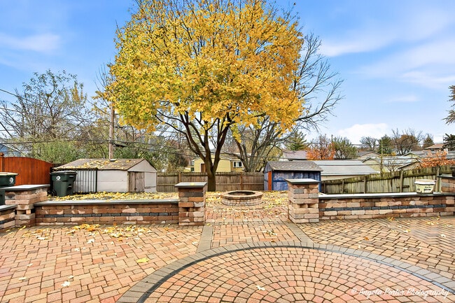 Building Photo - 1219 Brentwood Dr