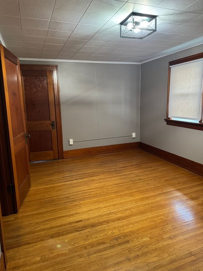 Building Photo - Beautiful, Meticulously Maintained Home in...