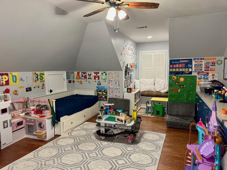 Building Photo - 8611 Wynford Pl