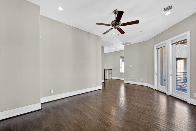 Building Photo - 2116 Mason St