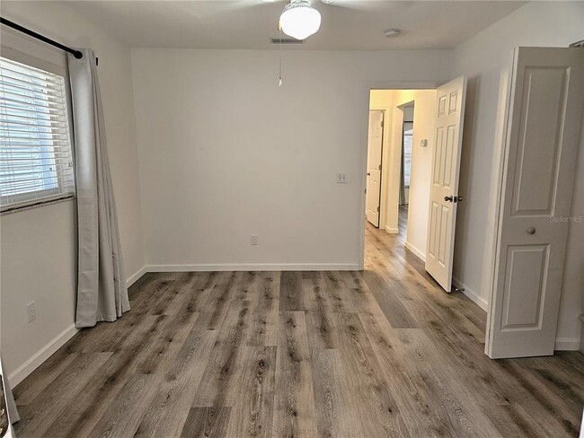 Building Photo - 1088 Panda Rd