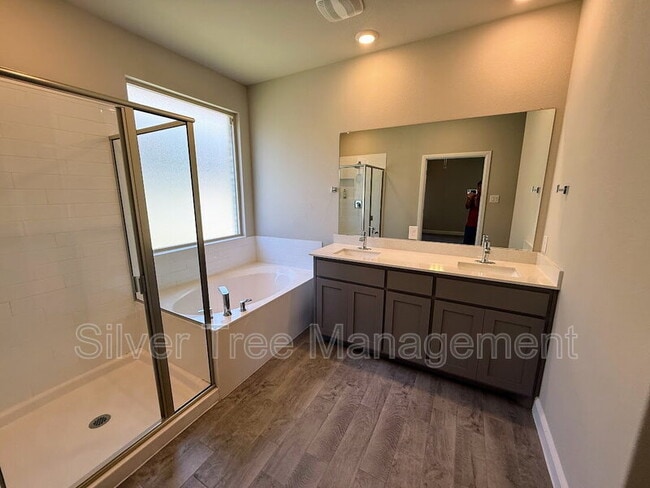 Building Photo - 10921 Rockchapel Dr