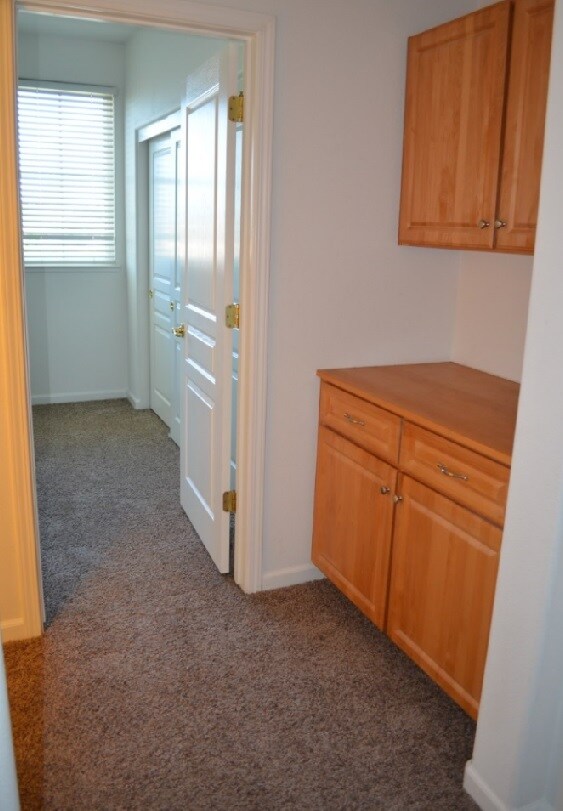 Building Photo - 1360 Shady Ln