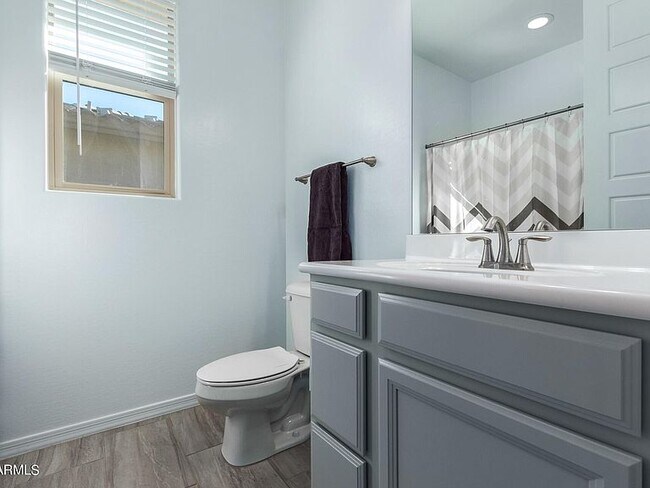 2nd Full Bathroom - 14579 W Dahlia Dr