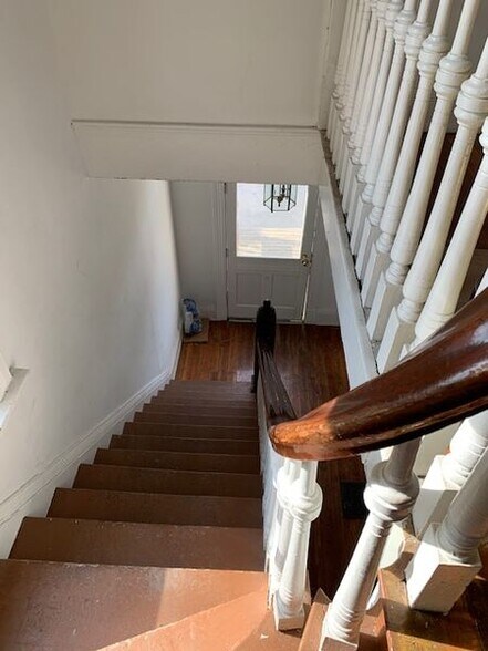 Building Photo - 3042 Gilbert Ave