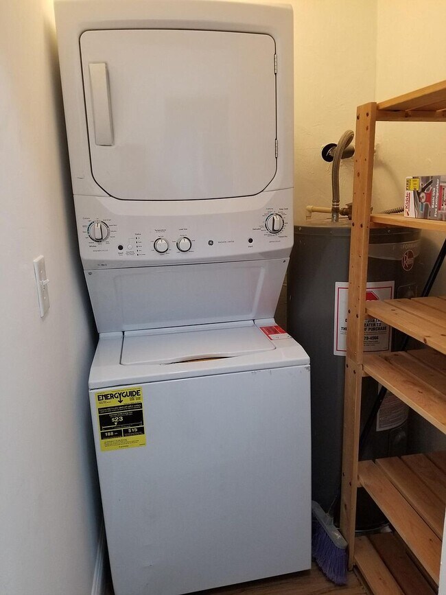 Building Photo - 20941 NE 25th Ct