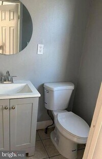 Building Photo - 6550 Regent St