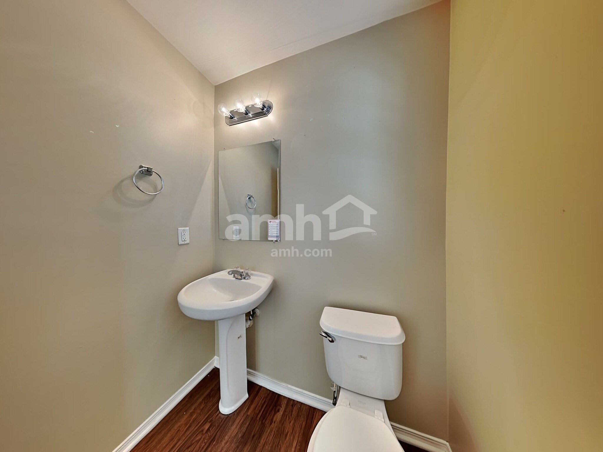 Building Photo - 503 Ravenstone Ln