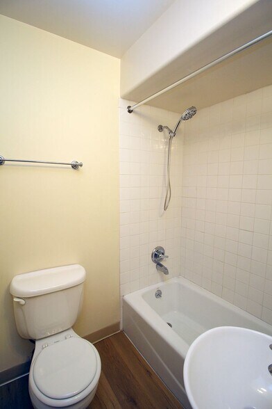 Building Photo - 1518-1522 SW Harrison St