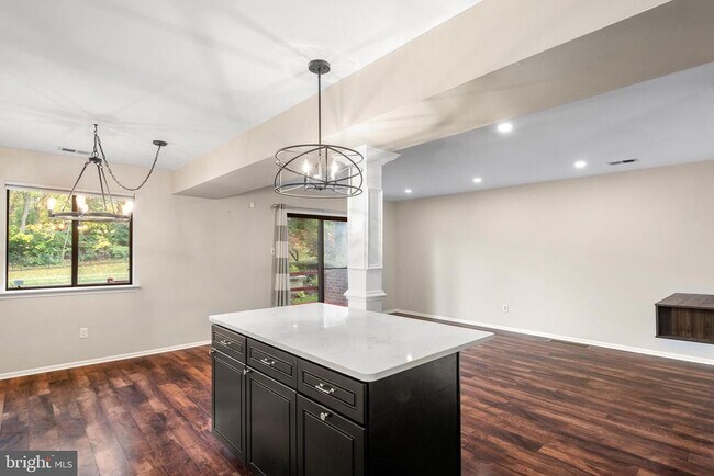 Building Photo - 201 Fairfax Ct