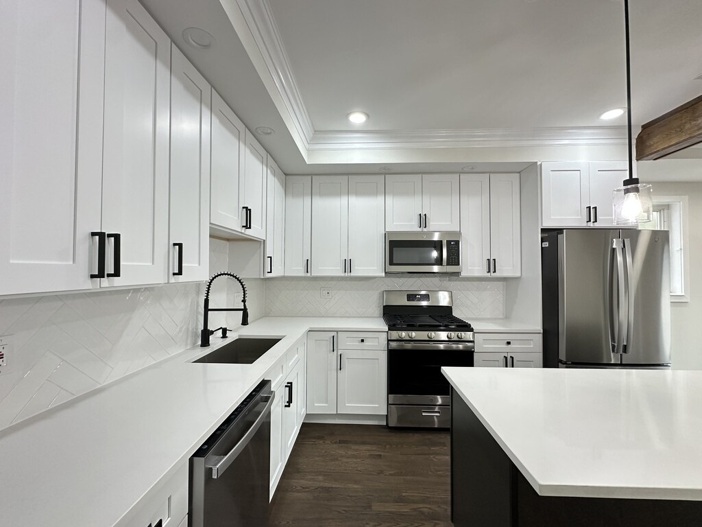 Building Photo - 2317 N Keeler Ave