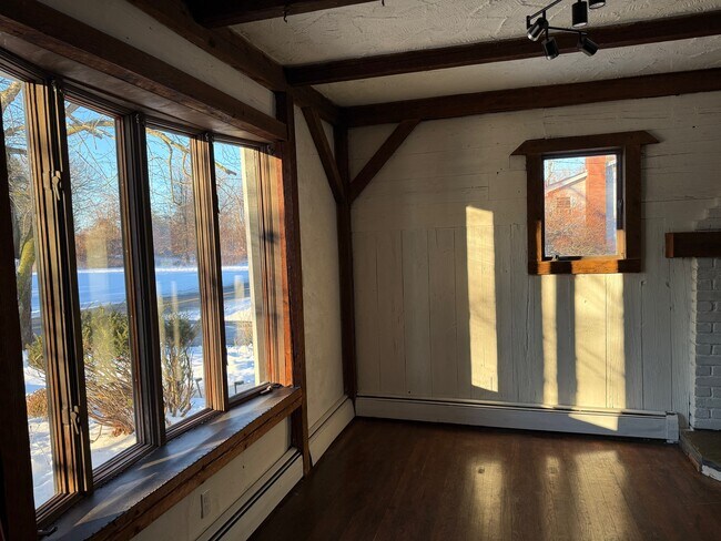 Building Photo - 75 Pine St