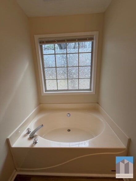 Building Photo - 414 Saddle Shoal Trl