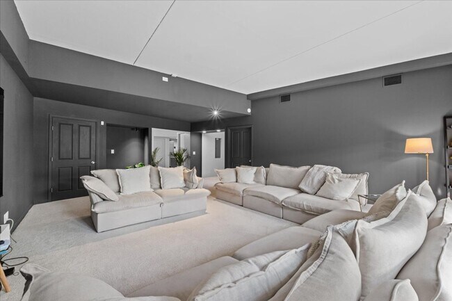 Building Photo - 3824 Gaines Dr