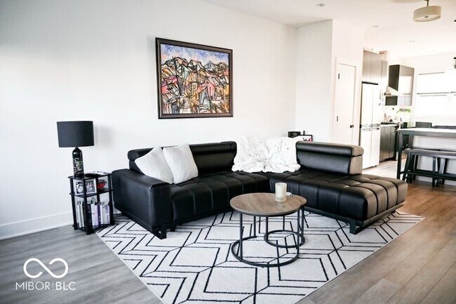 Building Photo - 1722 Alvord St