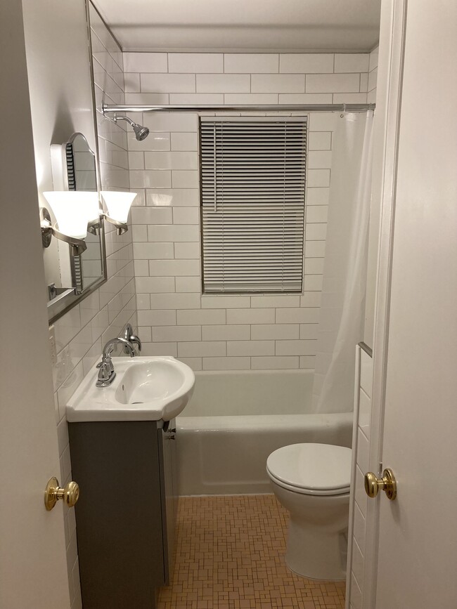 Bathroom - 6017 W 35th St