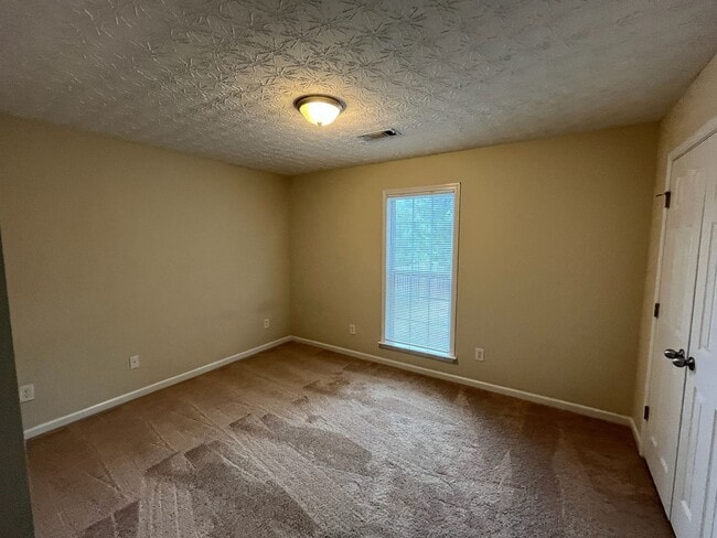 Building Photo - Beautiful Total Electric Home