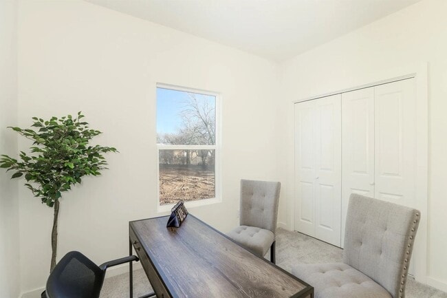 Building Photo - 5314-5316 Pinecrest