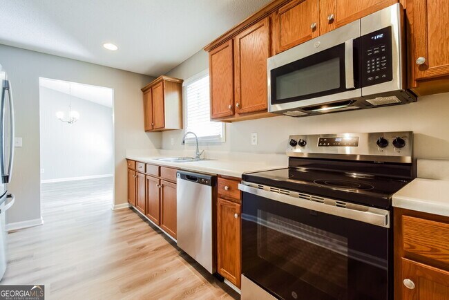 Building Photo - 761 Woodwind Dr