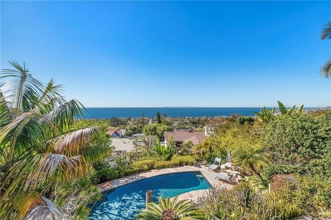 Primary Photo - 875 Coast View Dr